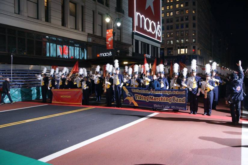 Walled Lake - Early Thanksgiving Morning Rehearsal (2015)